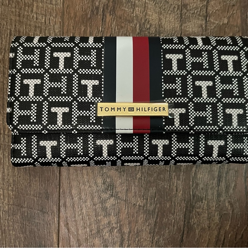 tommy hilfiger wallet